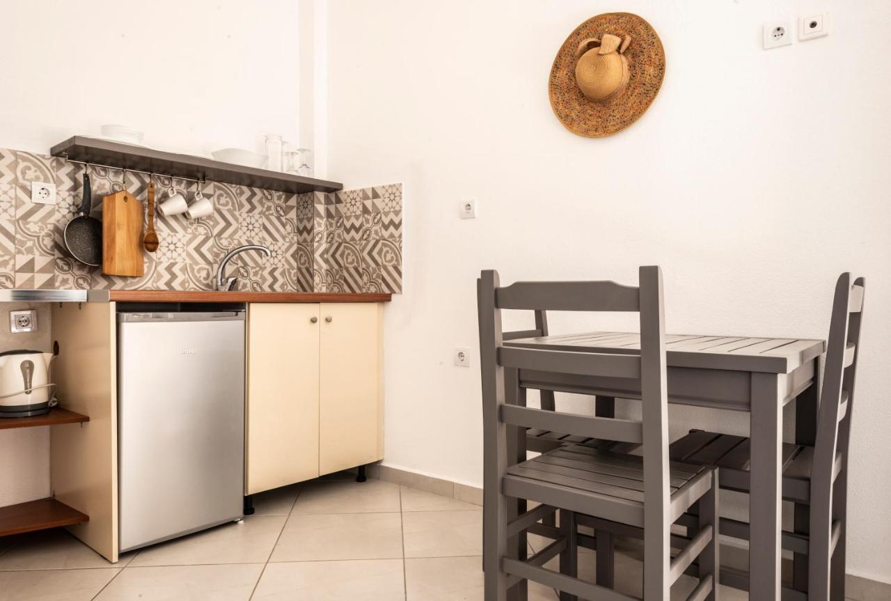 Amphora Guesthouse Химара Экстерьер фото