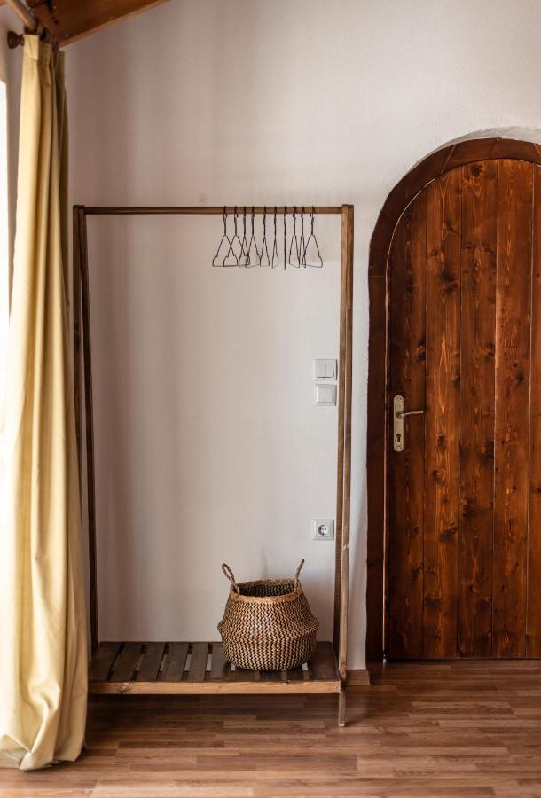 Amphora Guesthouse Химара Экстерьер фото