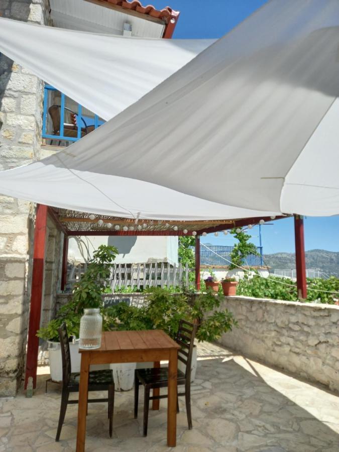 Amphora Guesthouse Химара Экстерьер фото