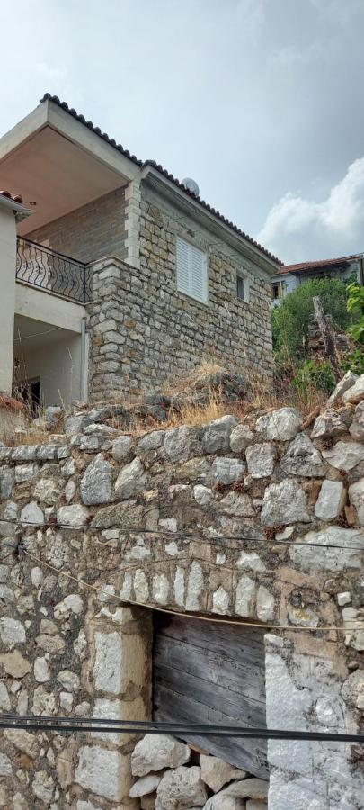 Amphora Guesthouse Химара Экстерьер фото