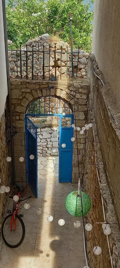 Amphora Guesthouse Химара Экстерьер фото