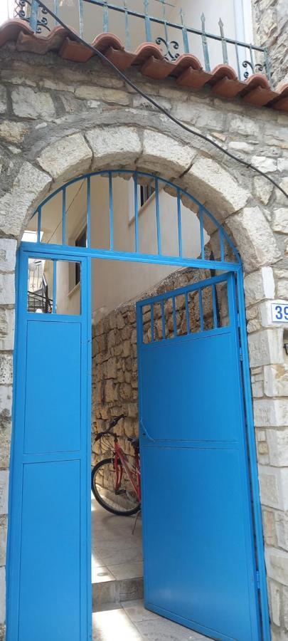 Amphora Guesthouse Химара Экстерьер фото